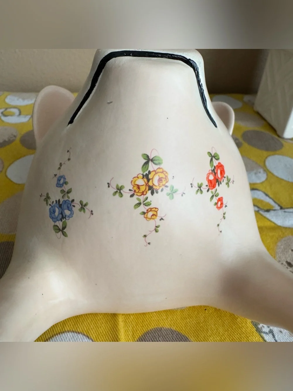 Floral half ‘stern’/annoyed pig wall hanging